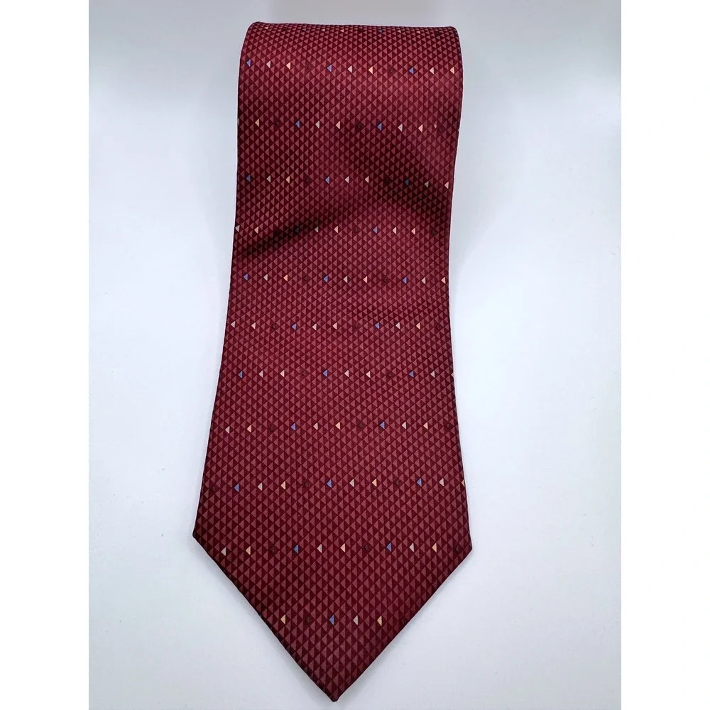 DKNY Mens Silk Necktie Burgundy Geometric Triangle‎ Pattern Formal Business Tie